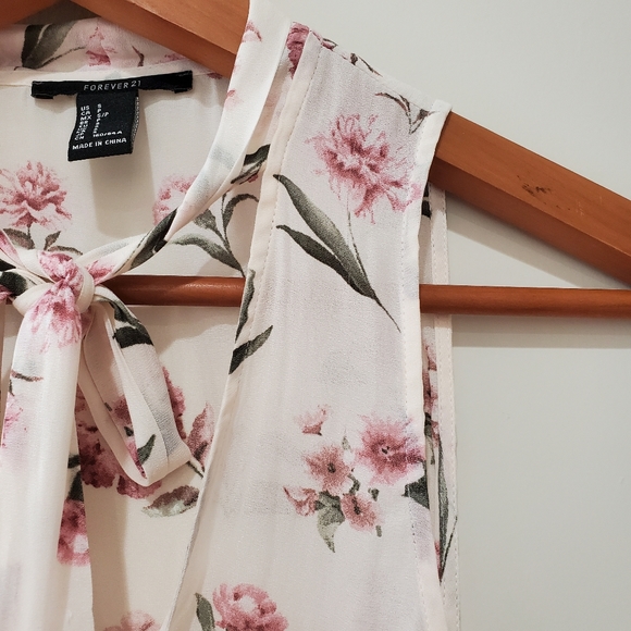BNWOT Forever21 floral tie blouse top small - Picture 5 of 7